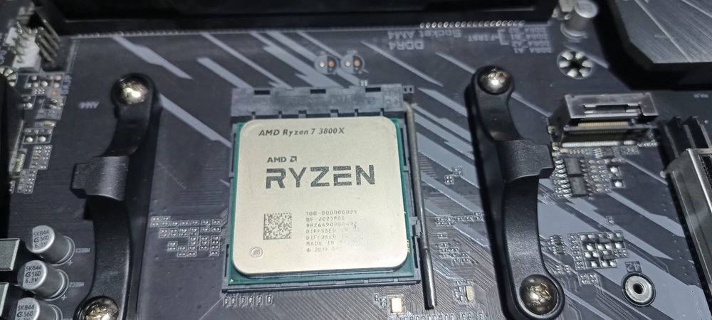 Sprzedam zestaw - procesor, płyta główna, 4 RAM-y