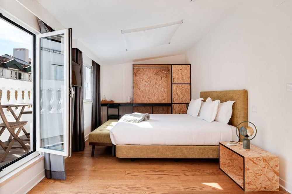 Quarto com varanda no Centro Lisboa. PARA Entrada imediata