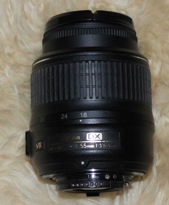 Обьектив Nikon AF-S DX Zoom-Nikkor 18-55mm f/3,5-5,6G VR