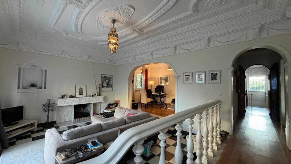 Moradia isolada T5 Charneca Caparica c exc. áreas