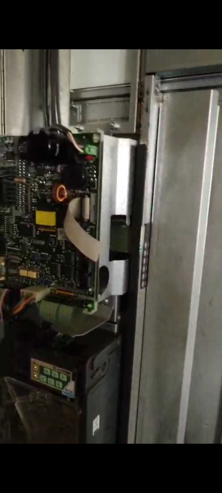 máquina vending combinada café e snaks ,  Fas Fashion. ler o anúncio.