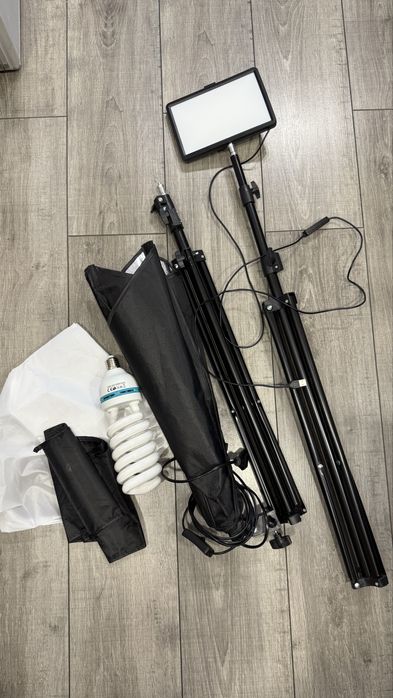 Постійне студійне світло Софтбокс + невелика LED лампа зі штативом