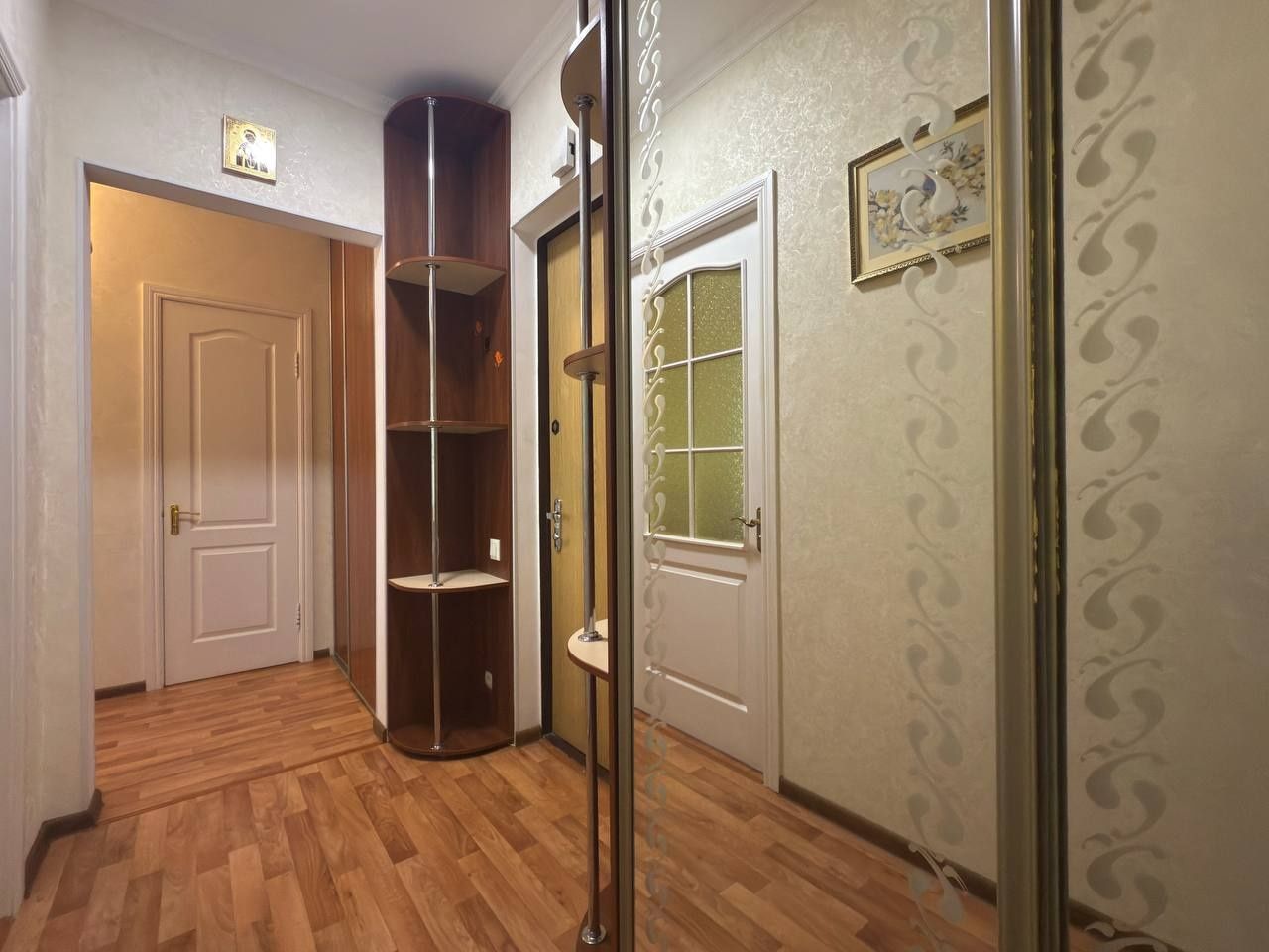 ТЕРМІНОВО! Продаж 2кв пр-т Лушпи (ТЦ "Берізка") з ремонтом! 4й поверх!