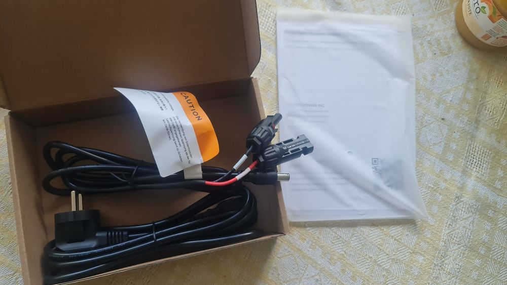 Потративна зарядна станція POWER STATION BLUETTI Eb3a