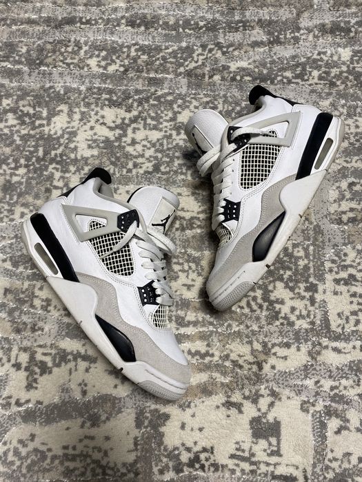 Оригінальні Jordan 4 Retro Military Black