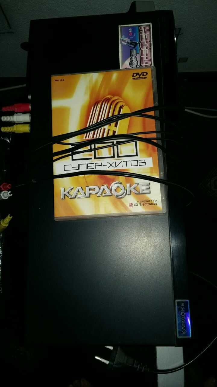 DVD- плеер с караоке LG DK 768