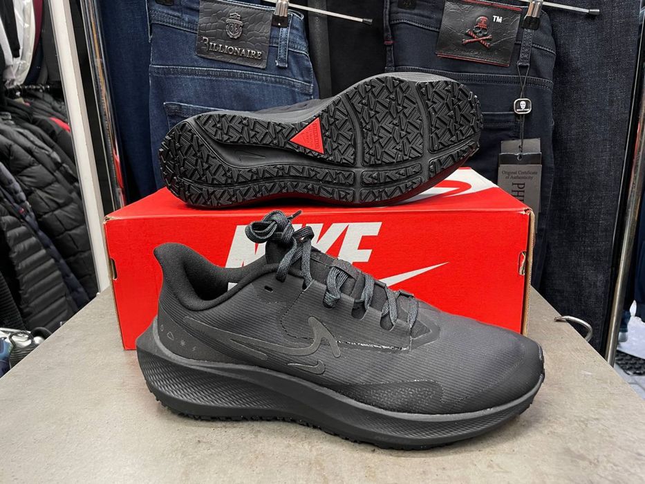 Продам кросівки Nike pegasus 39 shield