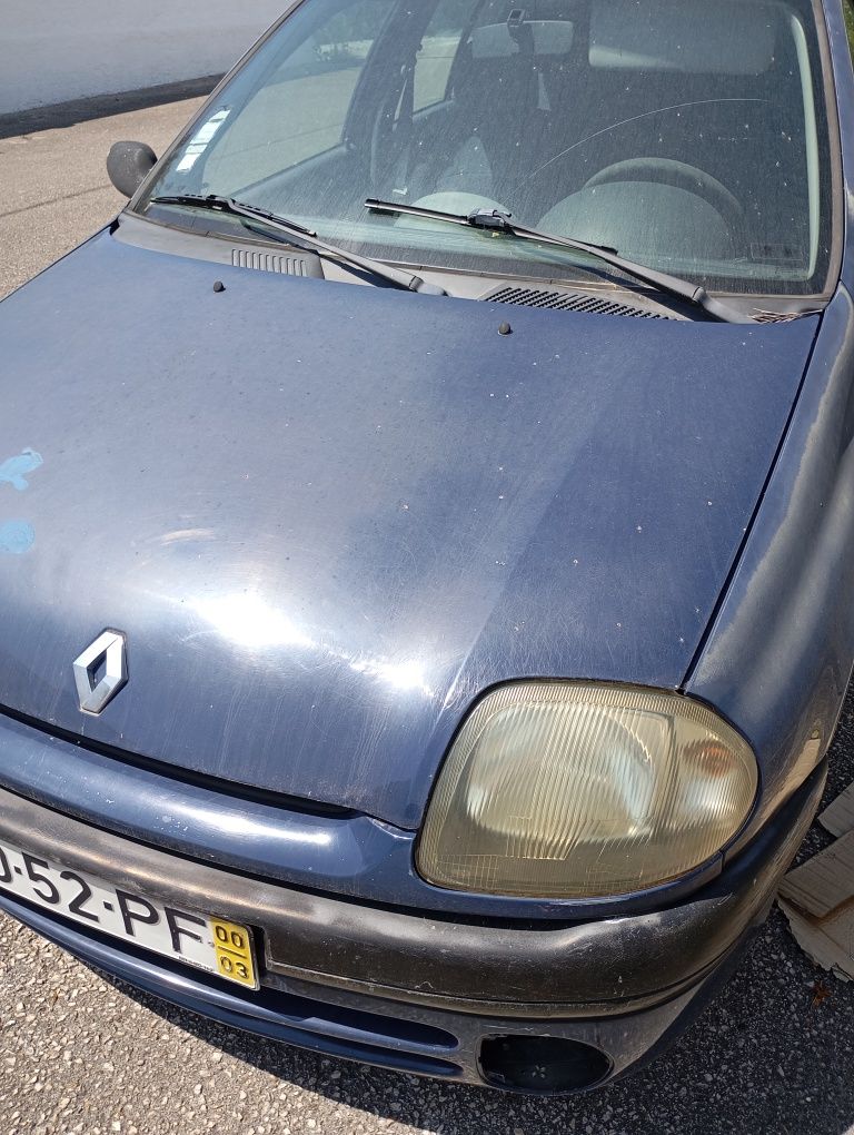 Renault Clio para peças
