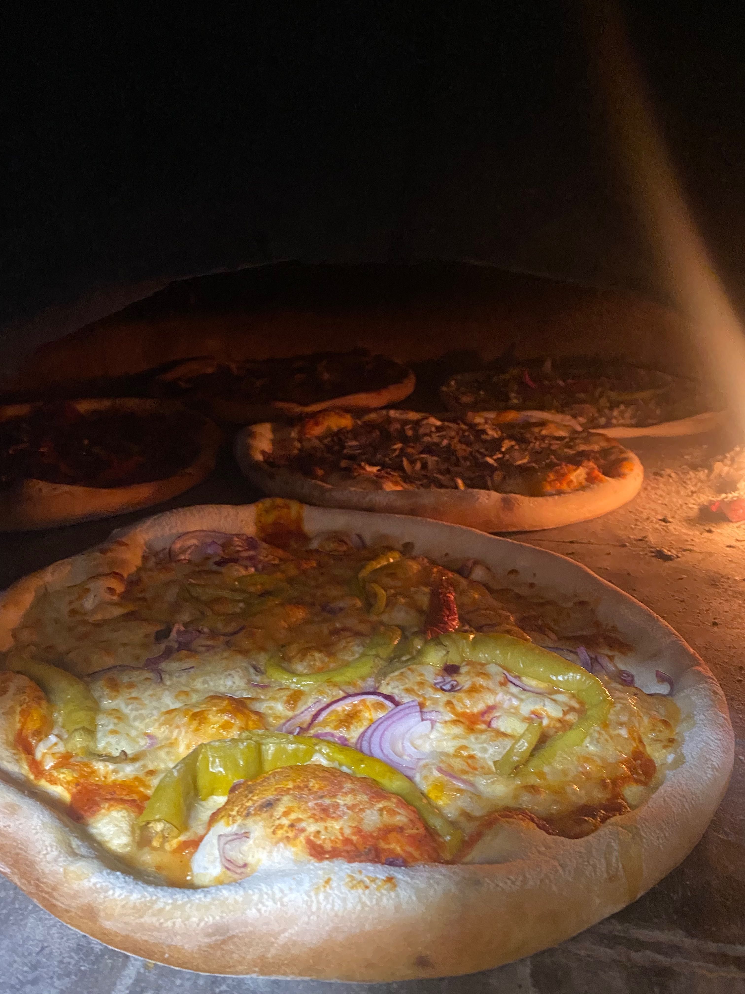 Piec do pizzy opalany drewnem