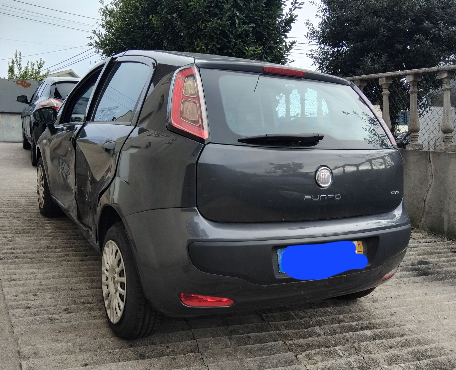 vendo Fiat punto evo 1.2 de 2011 salvado acidentado