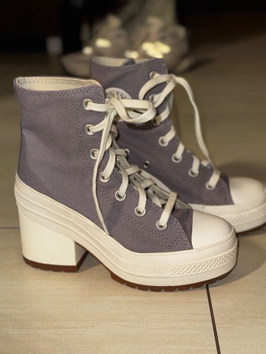 Converse All Star na obcasie