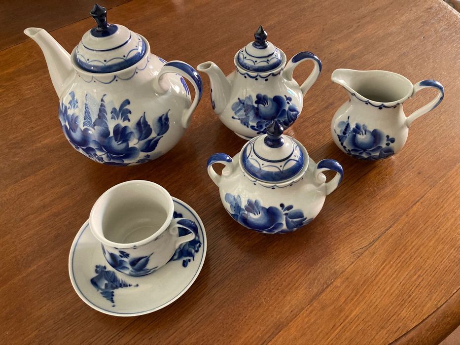 Serviço de chá de porcelana