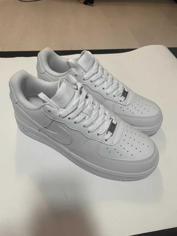 NikeAirForceLow 07,nowe, w pudełku, na sprzedaż po cenie używanej.r.40