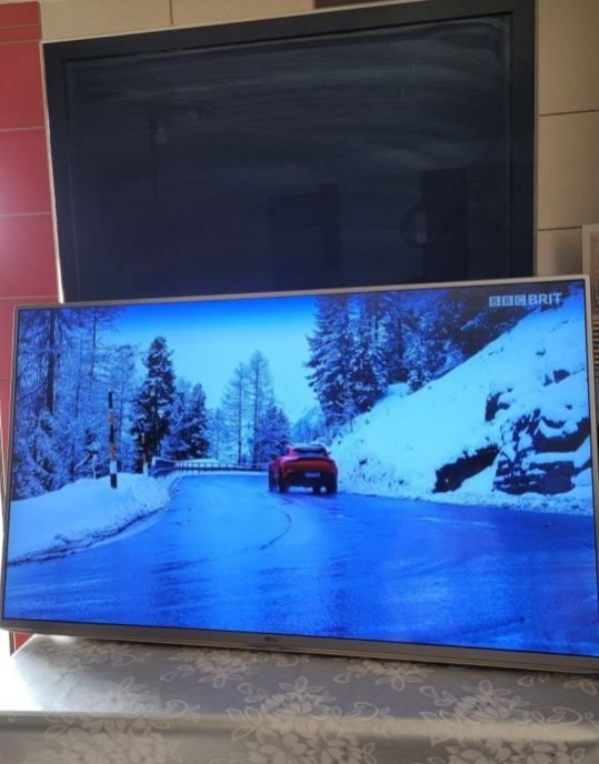 Telewizor LG 49 cali smart tv dvbt
