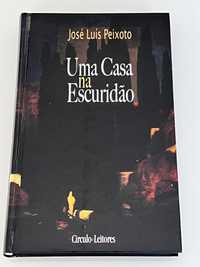 Livro Uma Casa na Escuridão de José Luís Peixoto