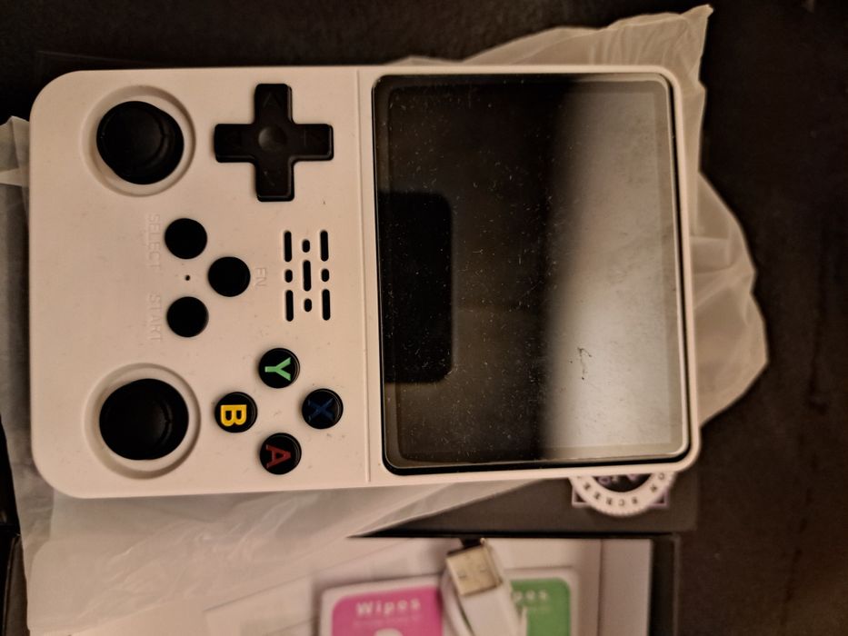 R36s konsola do gier