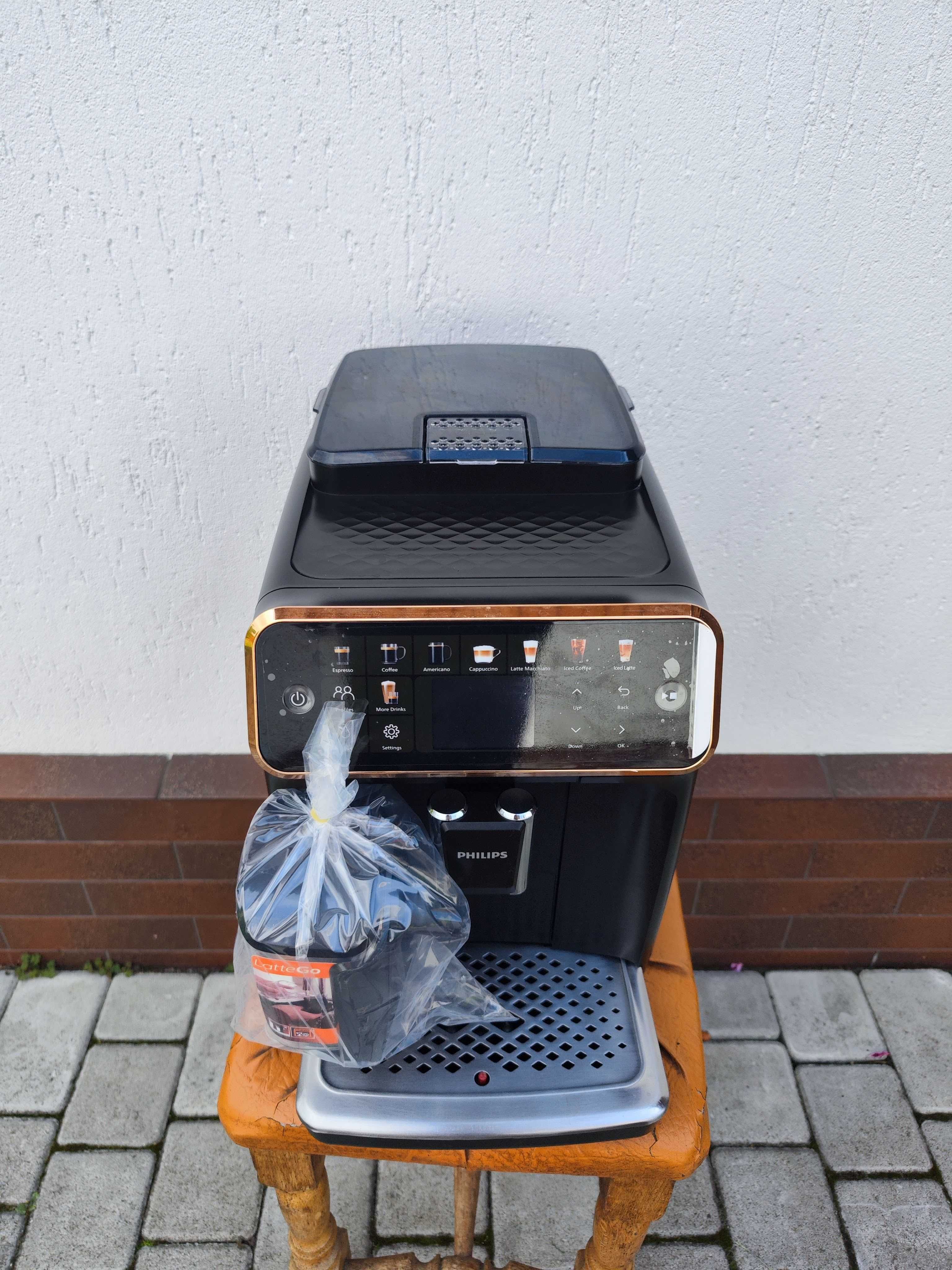 Кавомашина кофемашина Philips Series 5500 Lattego