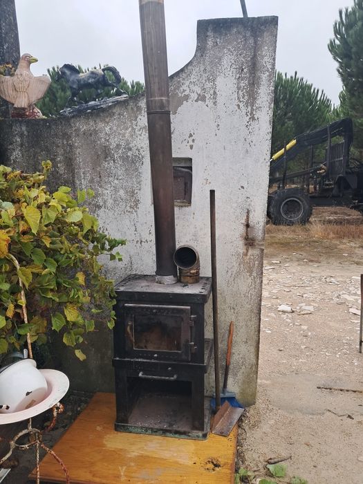 Salamandra em ferro fundido