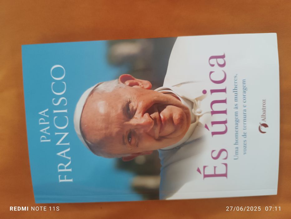 Livro novo do PAPA FRANCISCO ÉS ÚNICA