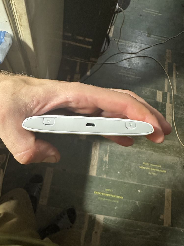 ZTE MF920U Мобільний роутер (роутер новий, має невеличку подряпину)