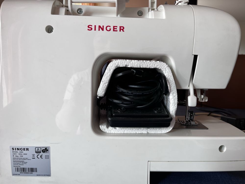 Maquina de costura Singer