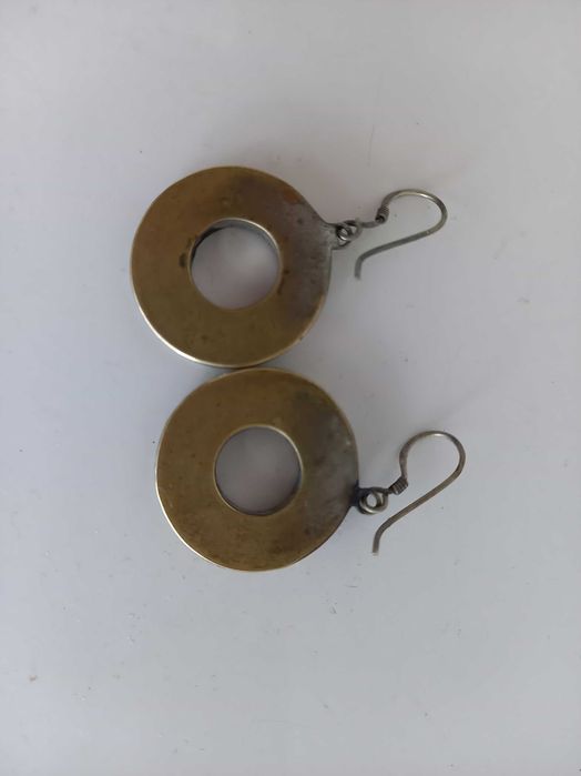 kolczyki z niebieska emalia i buddyjskimi ornamentami