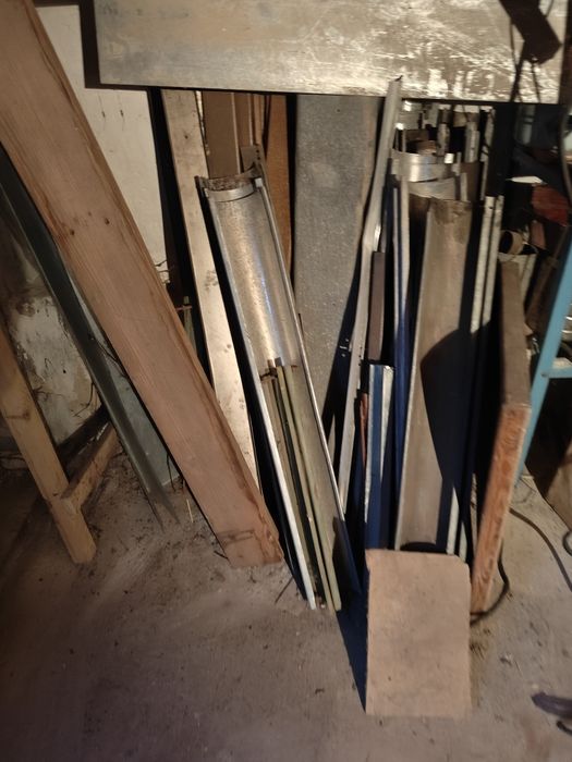 Желоб водосточный