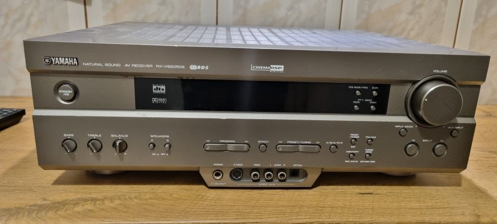 Amplituner wzmacniacz YAMAHA RX-V520