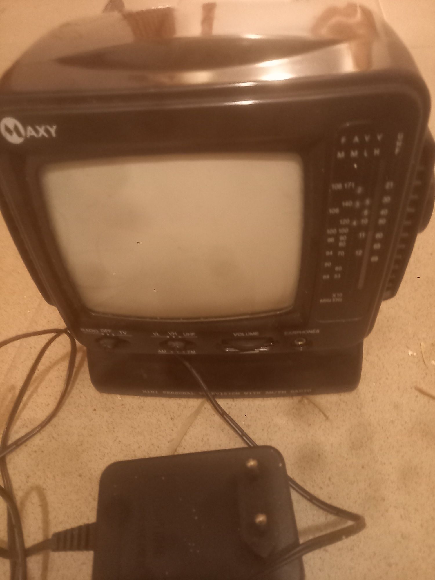 Telewizor Maxi Sprzedam PRL