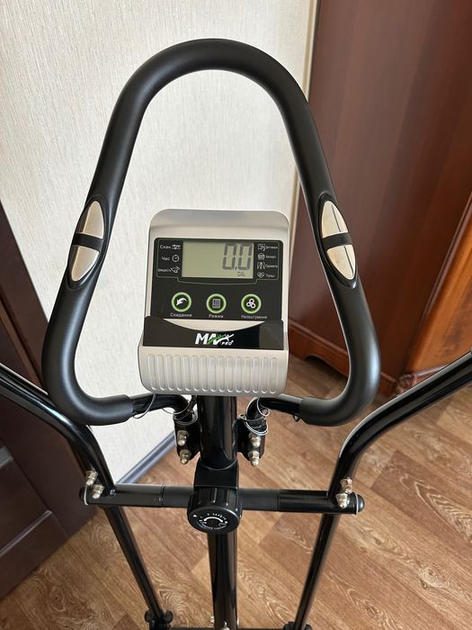 Орбітрек MaxxPro E4