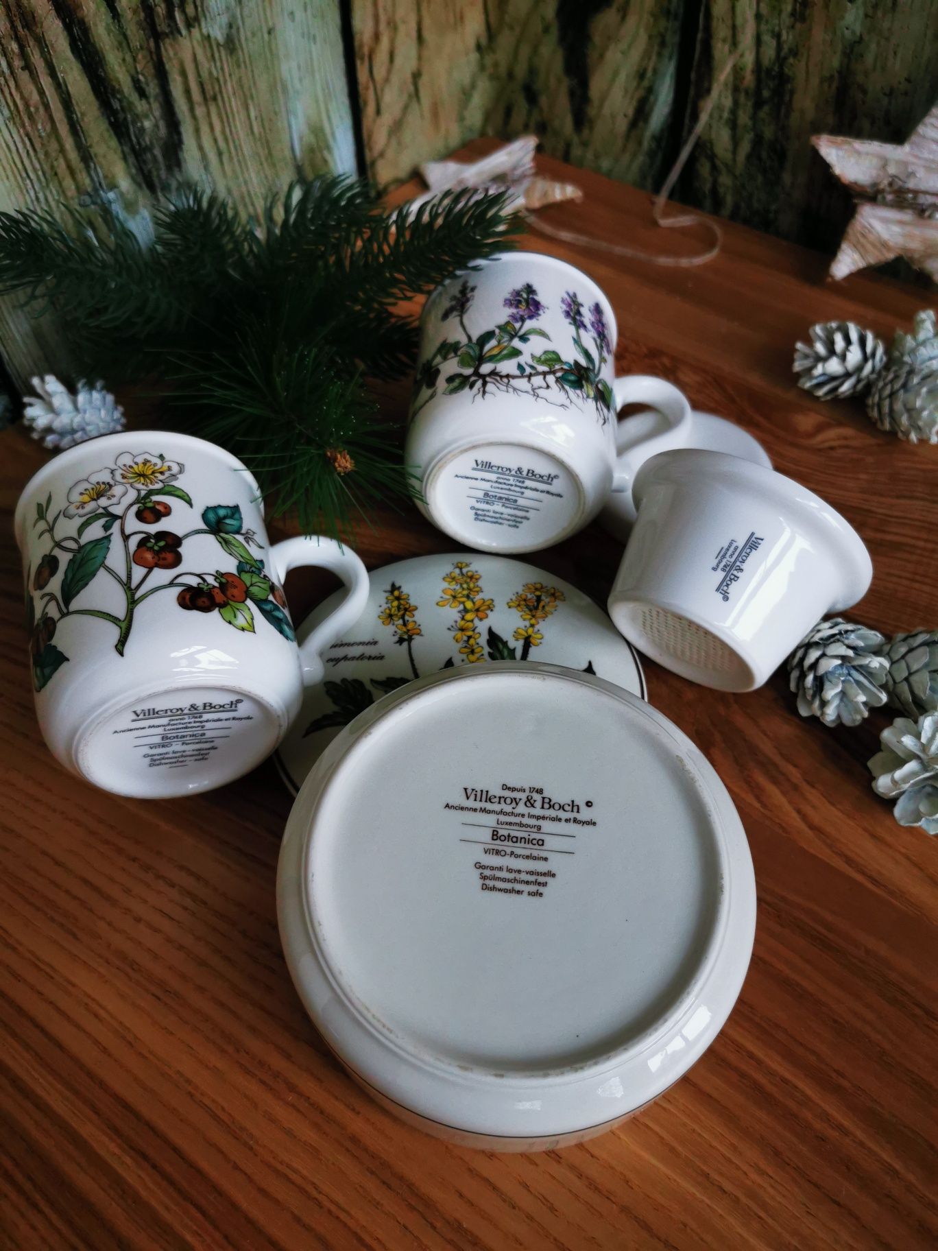 Porcelanowa szkatułka, pudełko Villeroy&Boch seria Botanica, sygnatura