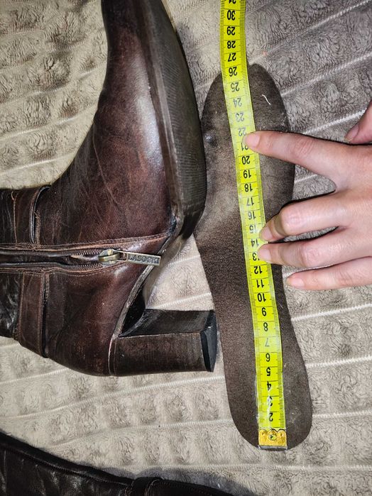 ocieplane buty na średnim obcasie Lasocki 39r