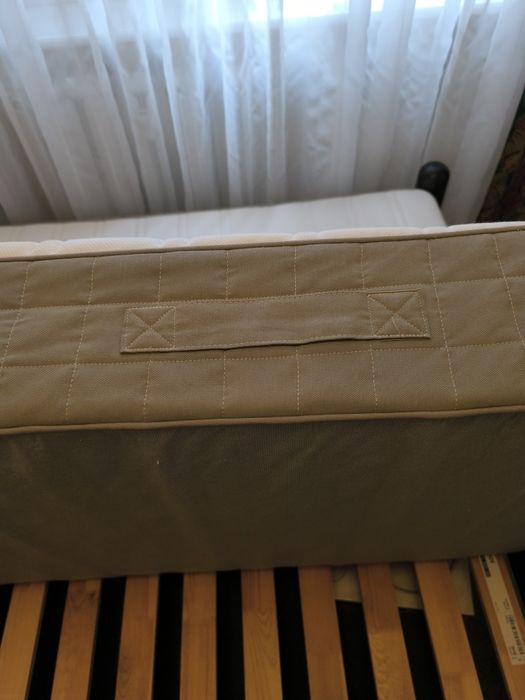 Łóżko z materacami 200 x 180