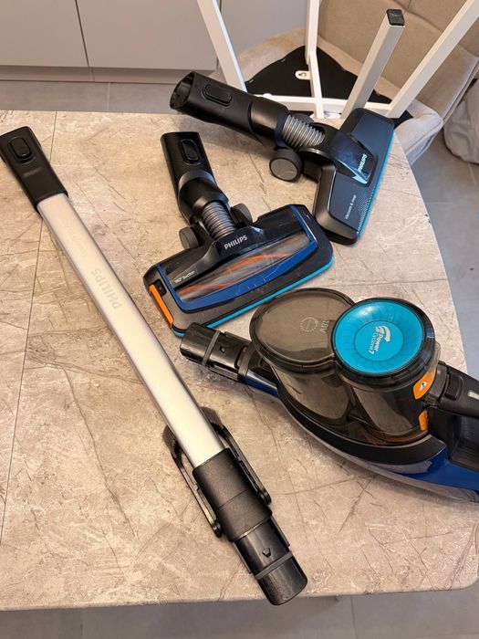 Продам пилосос  ручний Philips XC8057/01