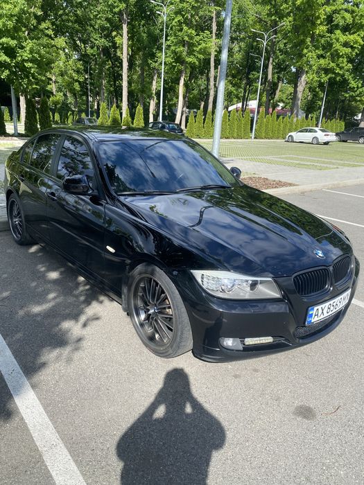 Bmw e90 2011 рік