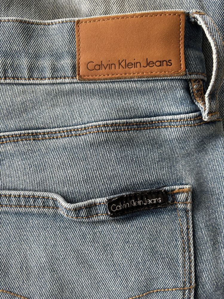 Calvin Klein niebieskie dżinsy rurki skinny 30/30 L 40