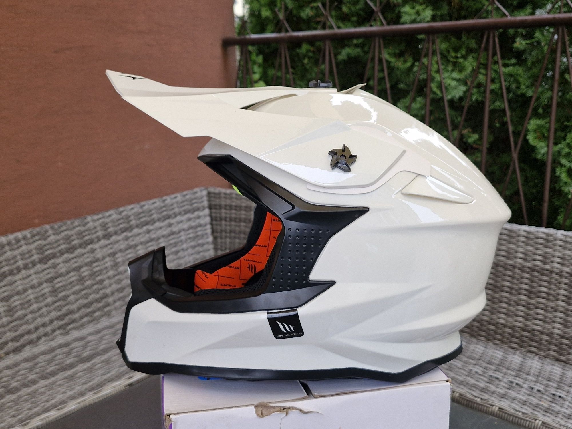 Fabrycznie nowy Kask motocyklowy MT Helmets Falcon, >Cross, enduro,