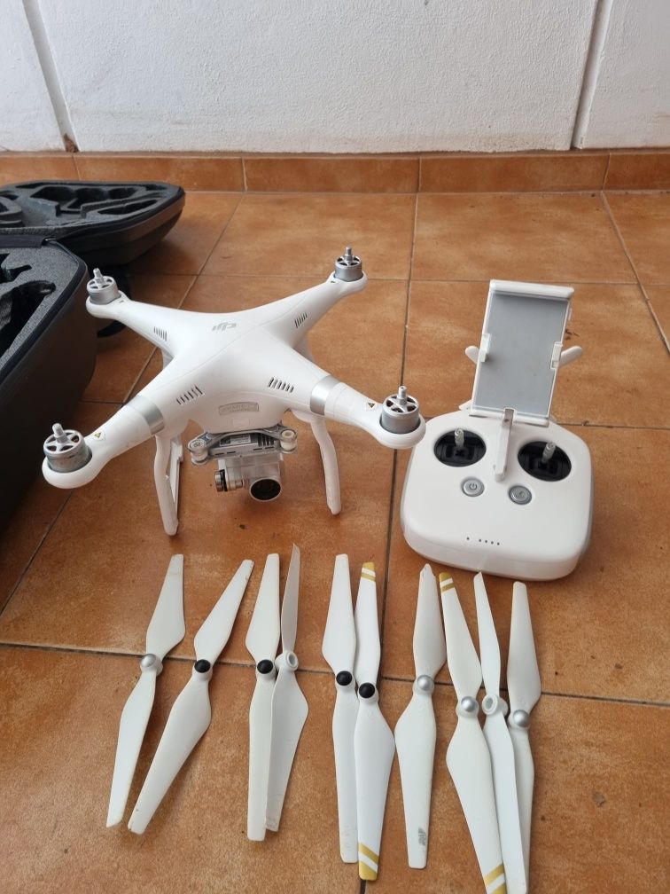 Drone DJI Phantom Advanced completo.