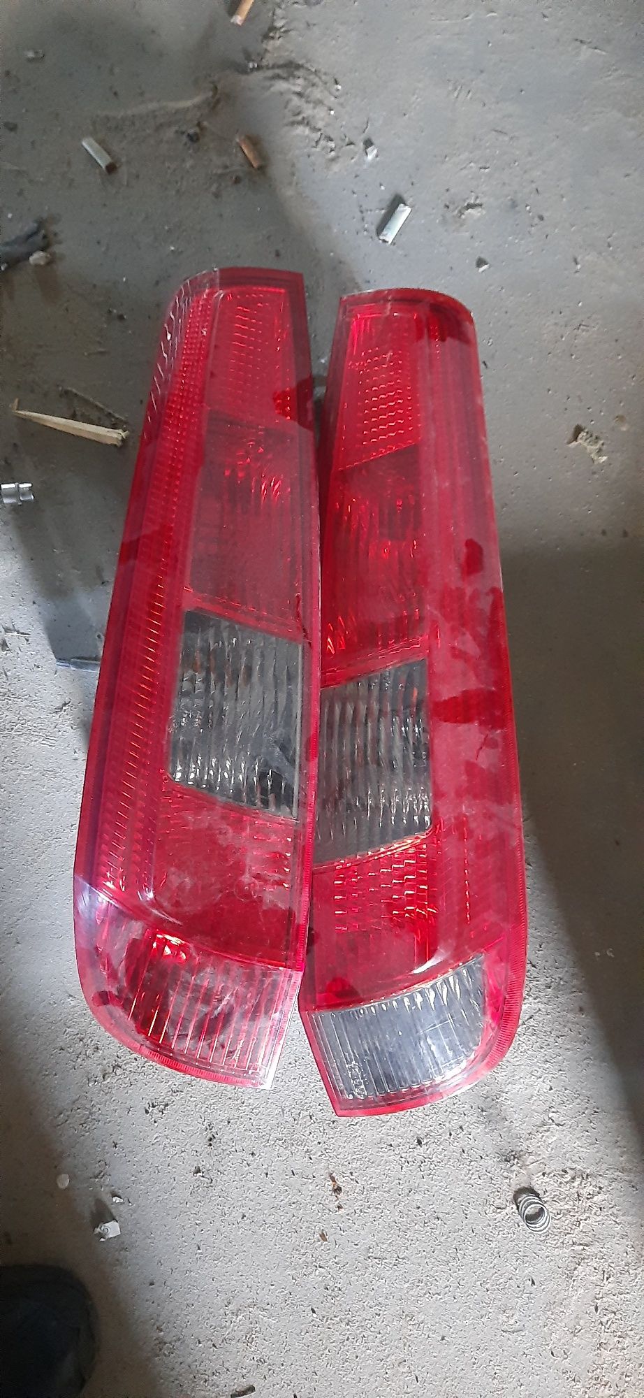 Lampa tylna l/p ford Fiesta mk6