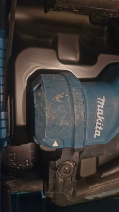 Młot Makita hr3001cj