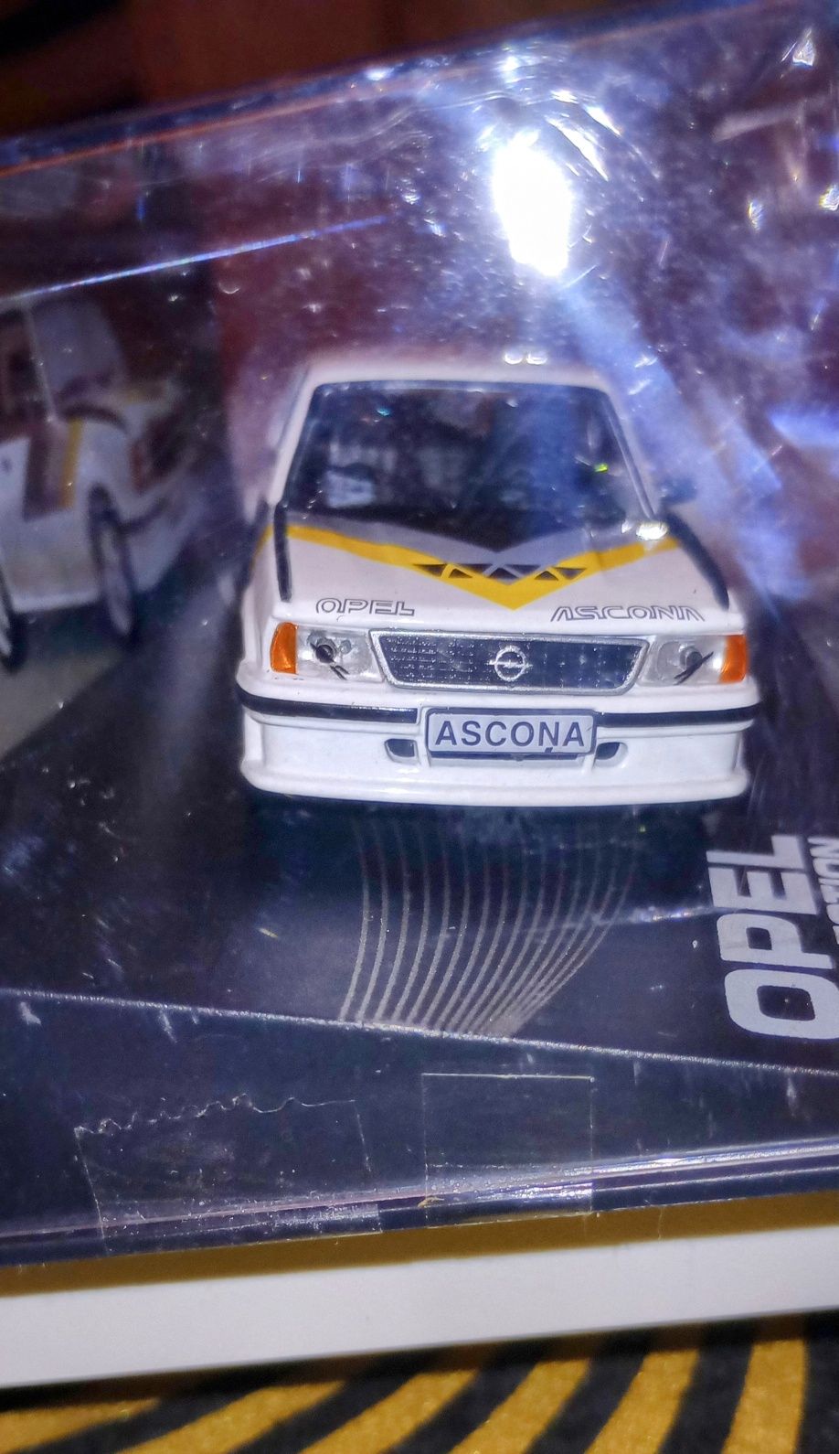 Model Opel Ascona B 400 skala 1:43