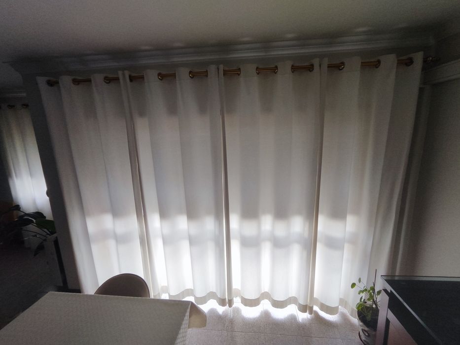 Cortinas em bom estado