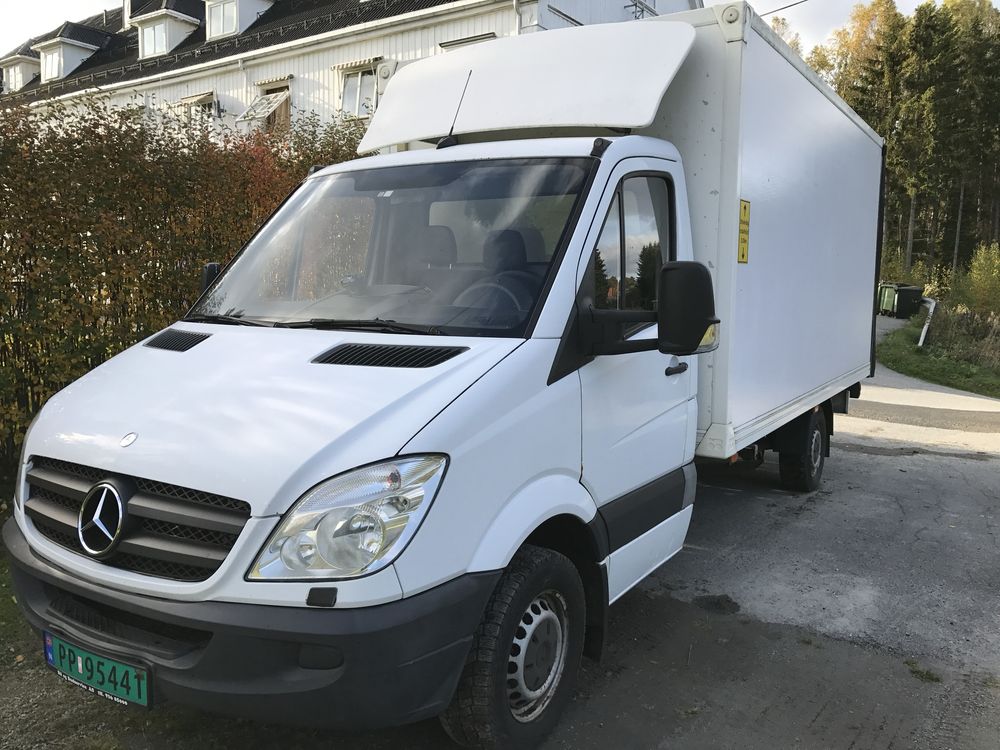 Mercedes Sprinter 318CDI, kontener z winda