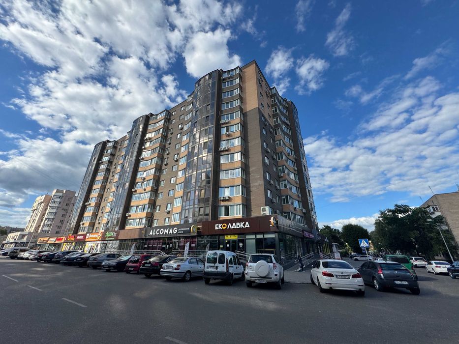 Паркомісце у підземному паркінгу в центрі міста