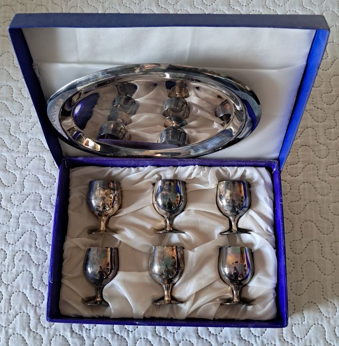 Kieliszki i taca posrebrzane