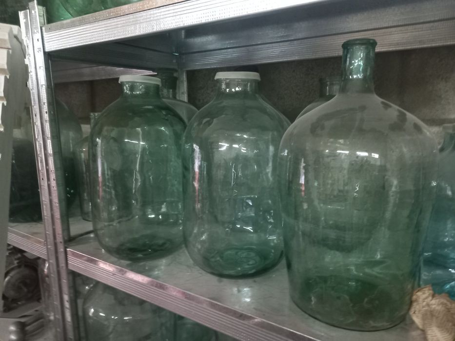 Бутиль банка на 10л. 20л.