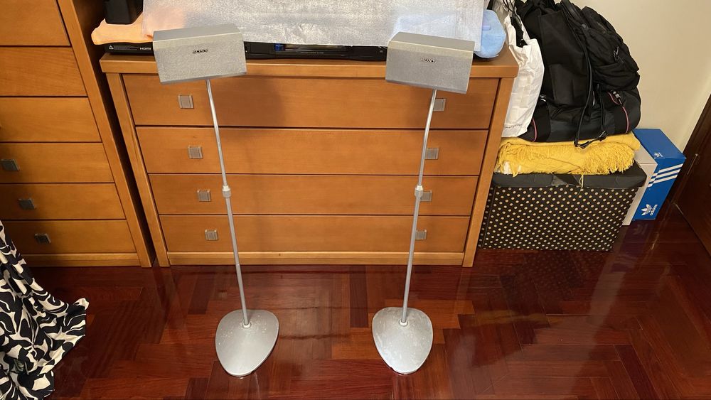 Colunas + Suportes para som cinema Surround