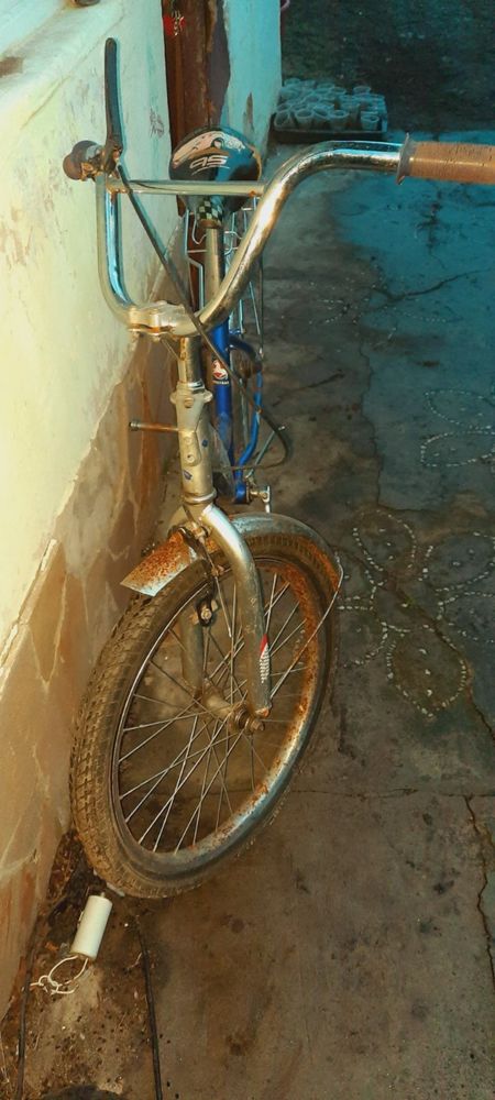 Велосипед китайский, детский ,контур, резина в хорошем состоянии