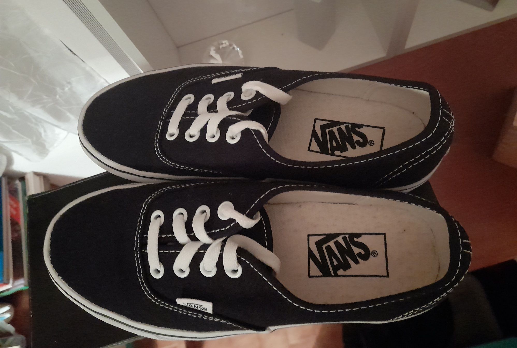 Vans tamanho 38 Tênis/sapatilhas Novas originais/autênticas cor preto