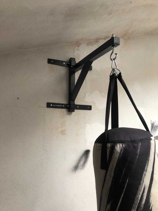 Saco de Boxe OUTSHOCK (Decathlon) + Suporte de parede — pouco uso